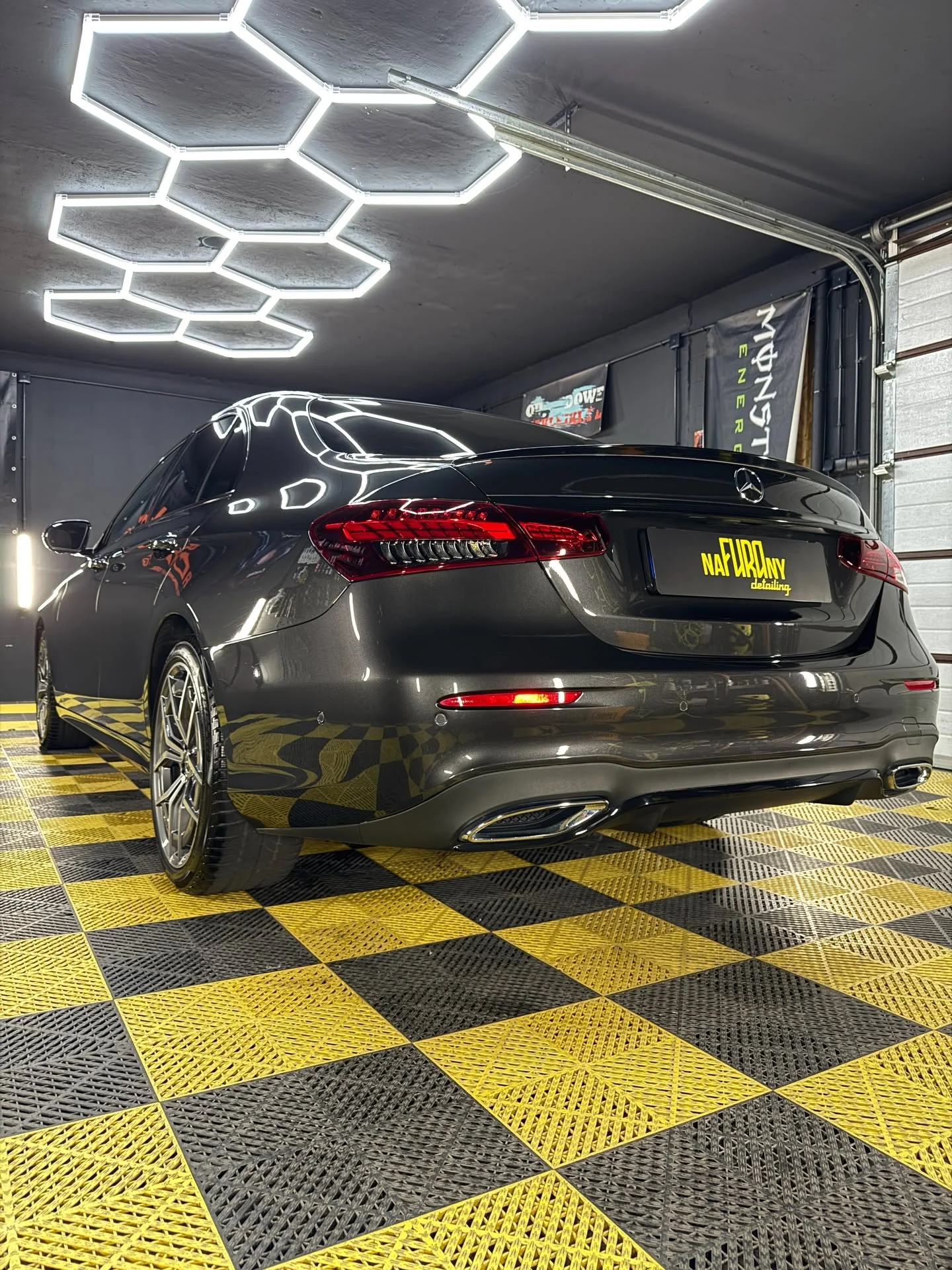 Auto po detailingu w studiu naFURAny